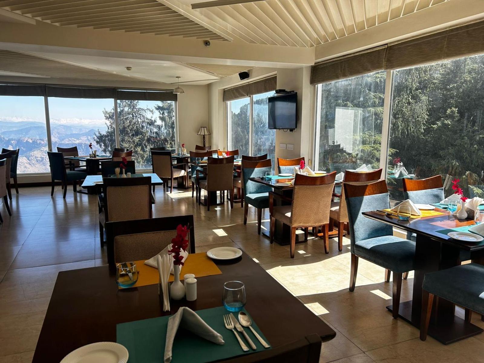Royal Tulip Luxury Hotel, Kufri, Shimla Ngoại thất bức ảnh