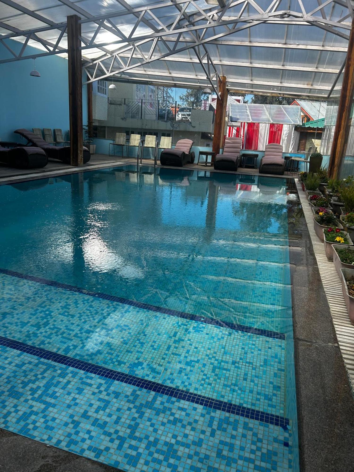 Royal Tulip Luxury Hotel, Kufri, Shimla Ngoại thất bức ảnh